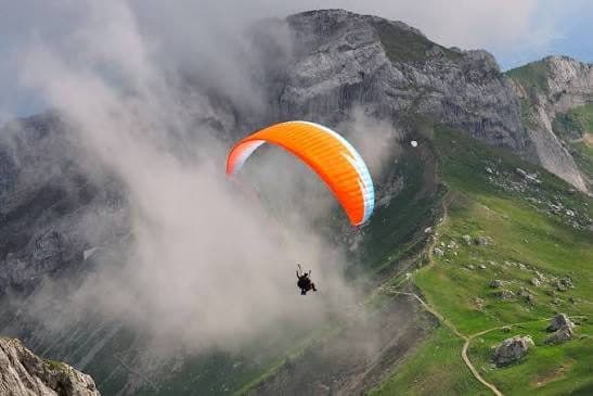Bir Billing Paragliding Expedition