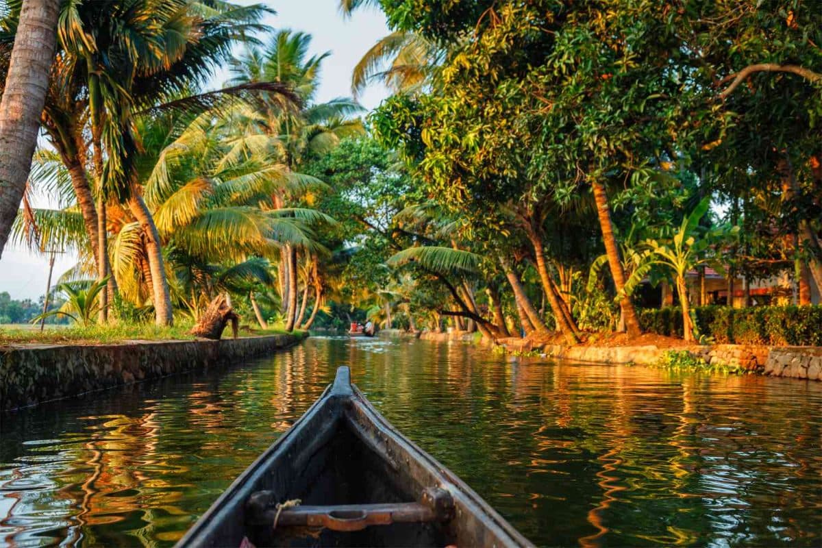 Budget Kerala Explorer Package | Backwaters & Beaches